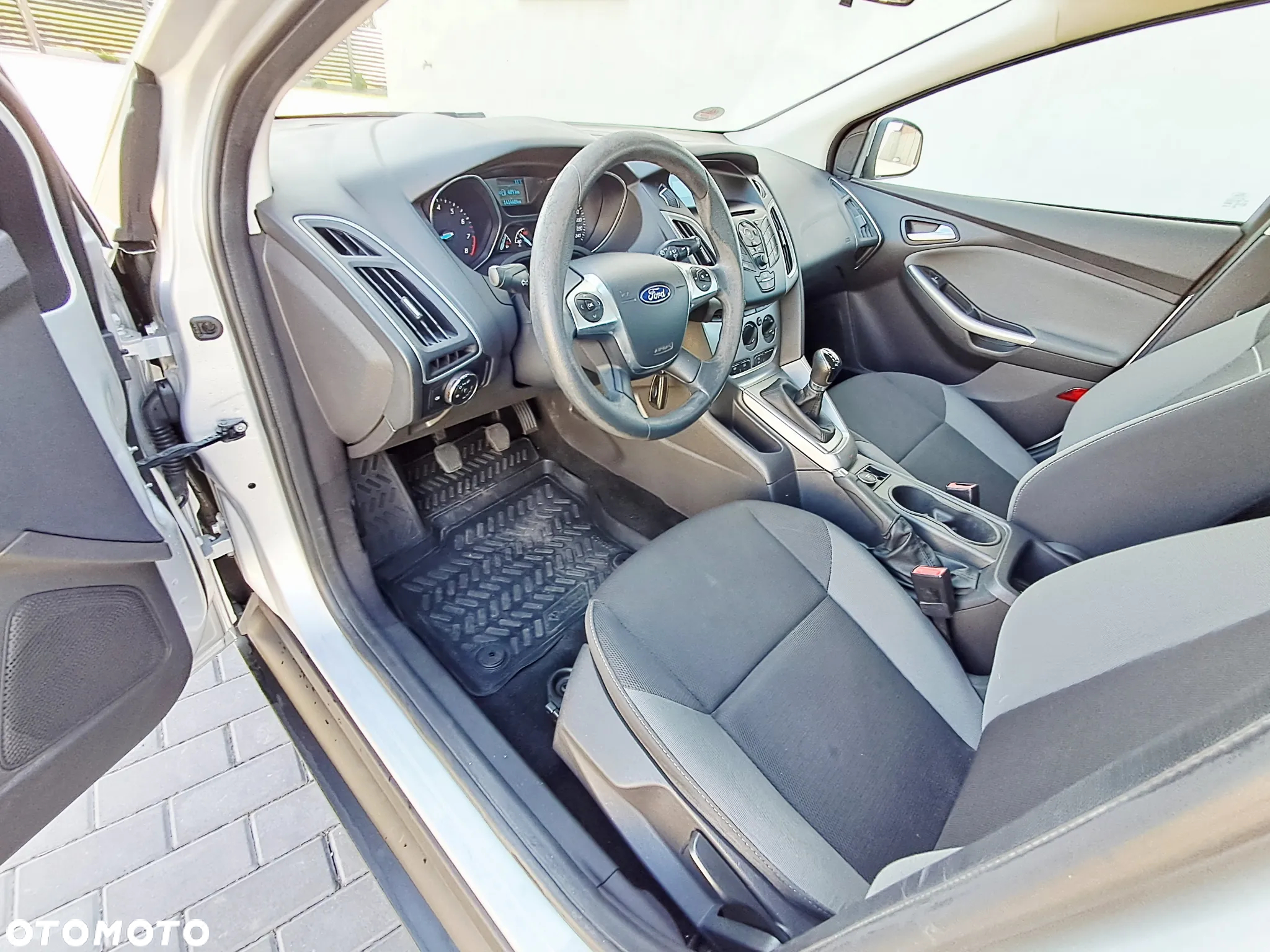 Ford Focus Turnier 1.0 EcoBoost Start-Stopp-System Ambiente - 22