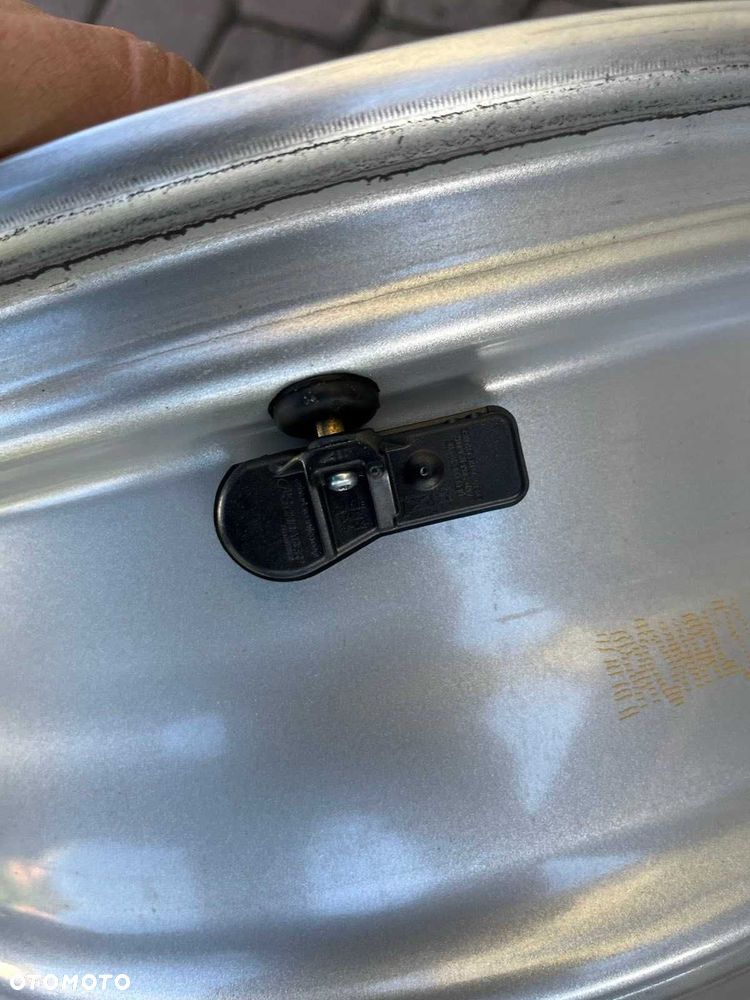 Oryginalne alufelgi Hyundai 5x114,3 16 cali Czujniki Tucson IX35 I30 - 3