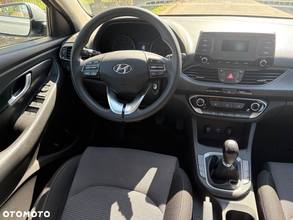 Hyundai i30 1.5 DPI Classic + - 12
