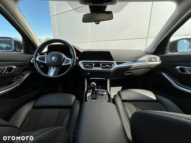 BMW Seria 3 330e xDrive M Sport sport - 18