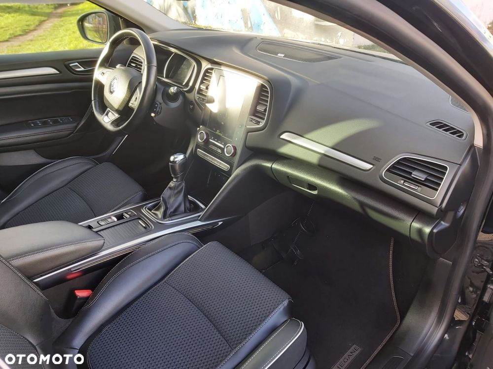 Renault Megane ENERGY TCe 130 BOSE EDITION - 21