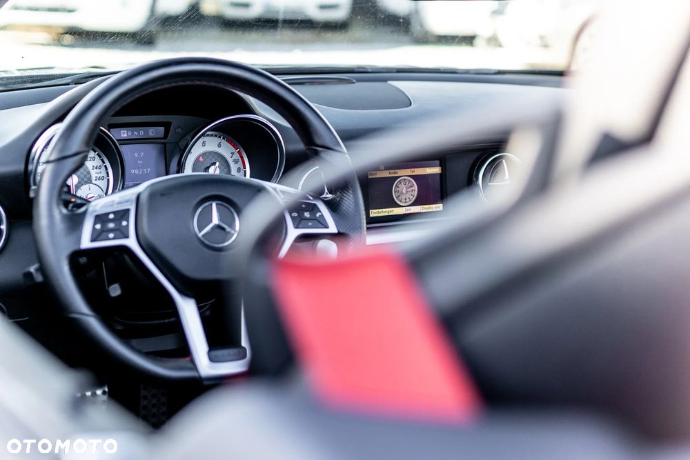 Mercedes-Benz SLK 200 (BlueEFFICIENCY) 7G-TRONIC - 31