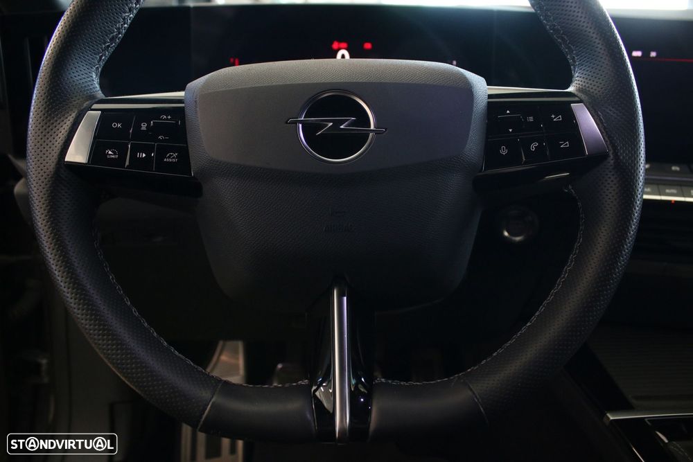 Opel Astra 1.2 T GS Line S/S - 18