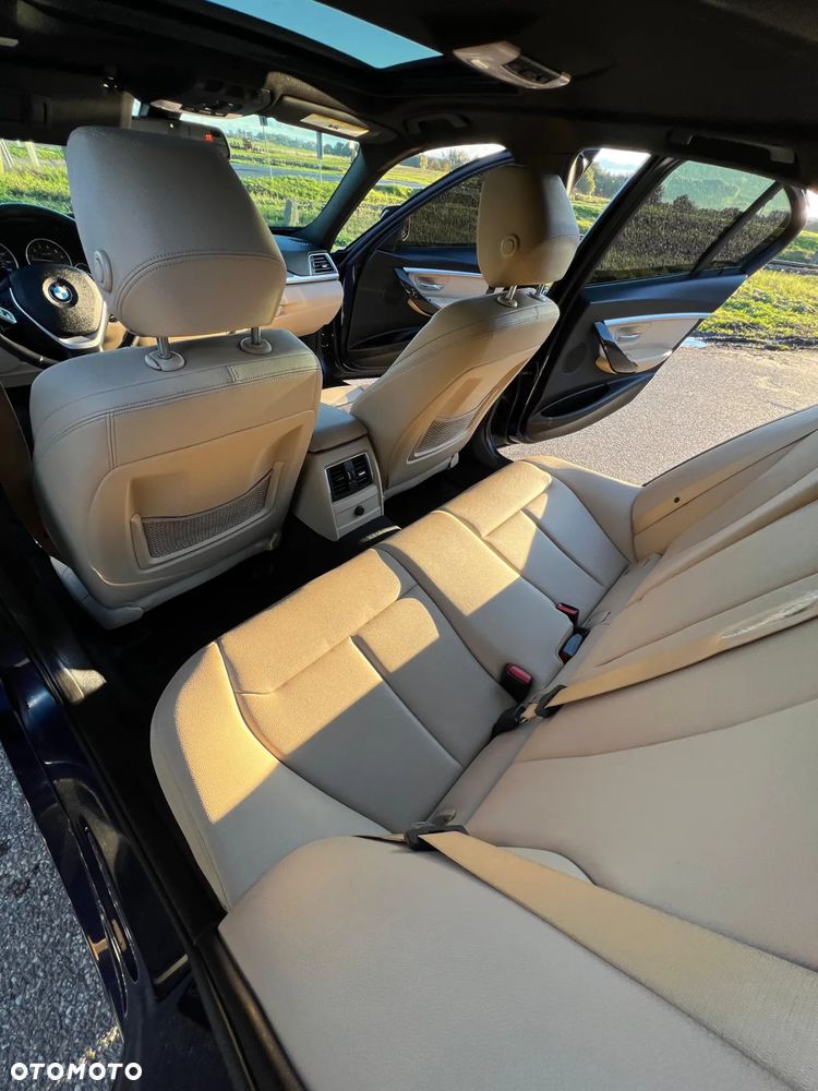 BMW Seria 3 330i - 22