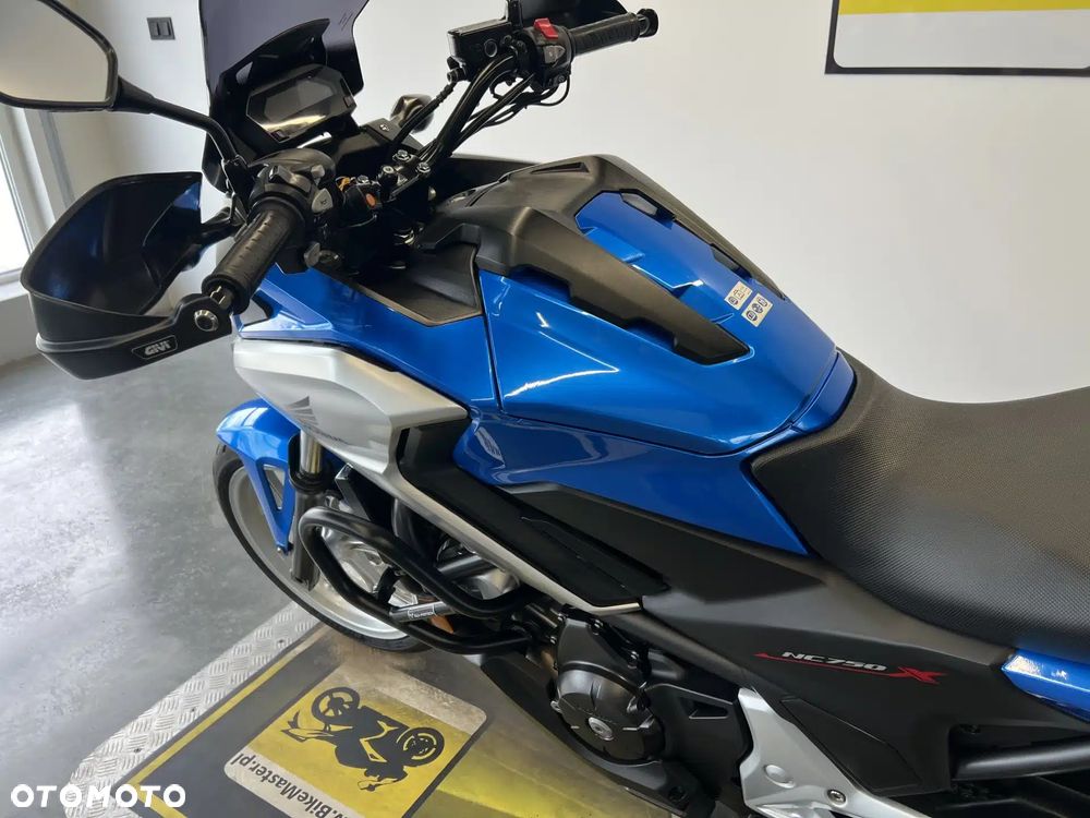 Honda NC - 12