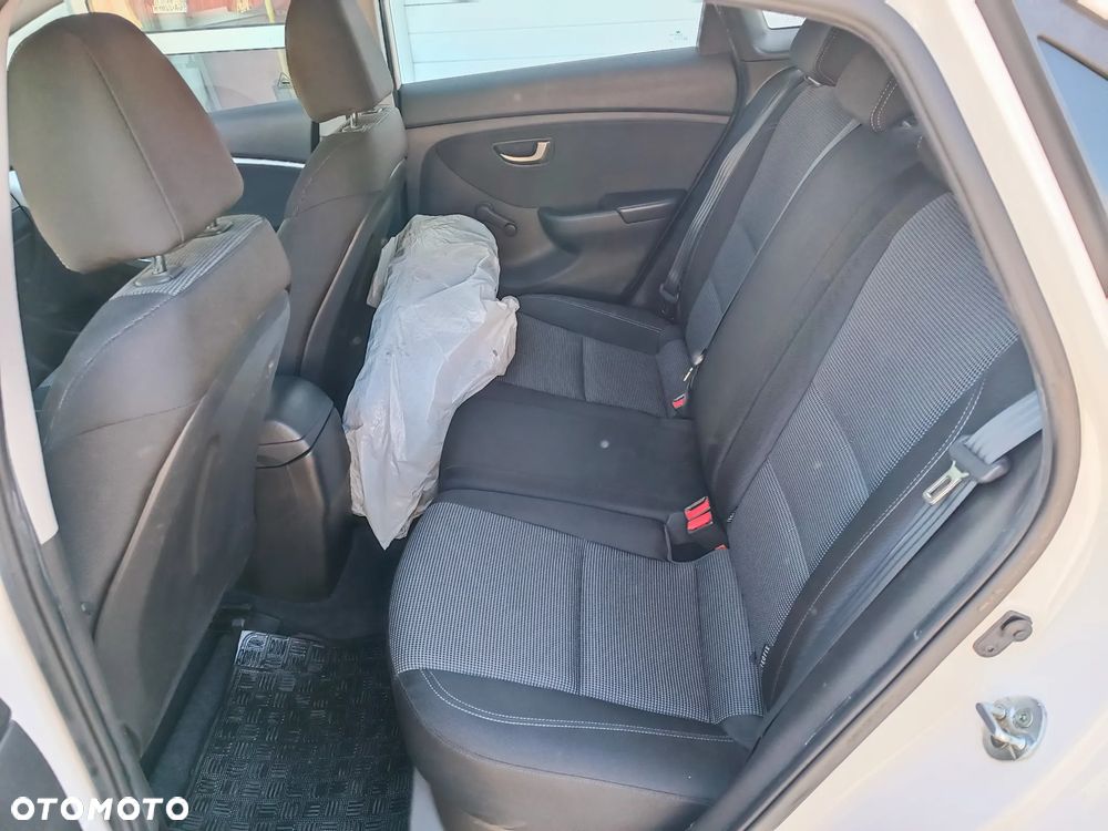 Hyundai i30 1.4 CRDi Comfort - 24