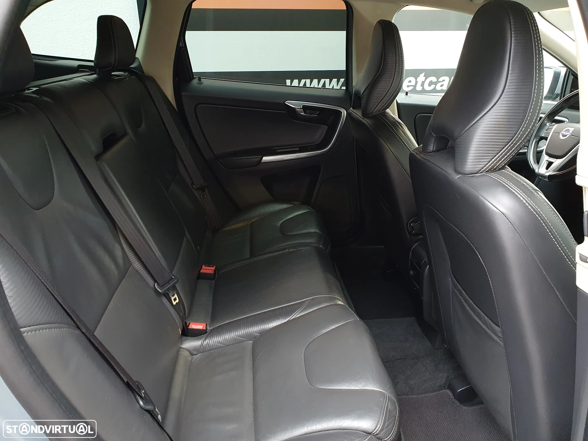 Volvo XC 60 2.0 D4 R-Design - 6