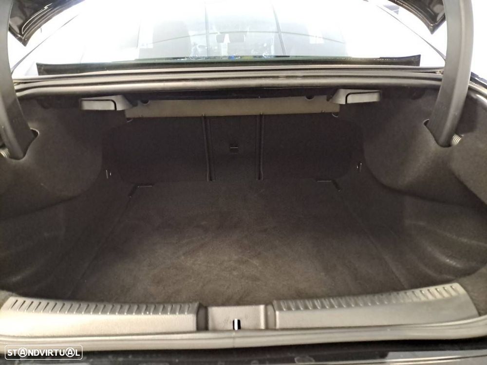 Mercedes-Benz CLA 180 - 6