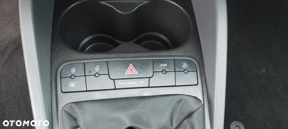Seat Ibiza 1.4 16V Stylance - 11