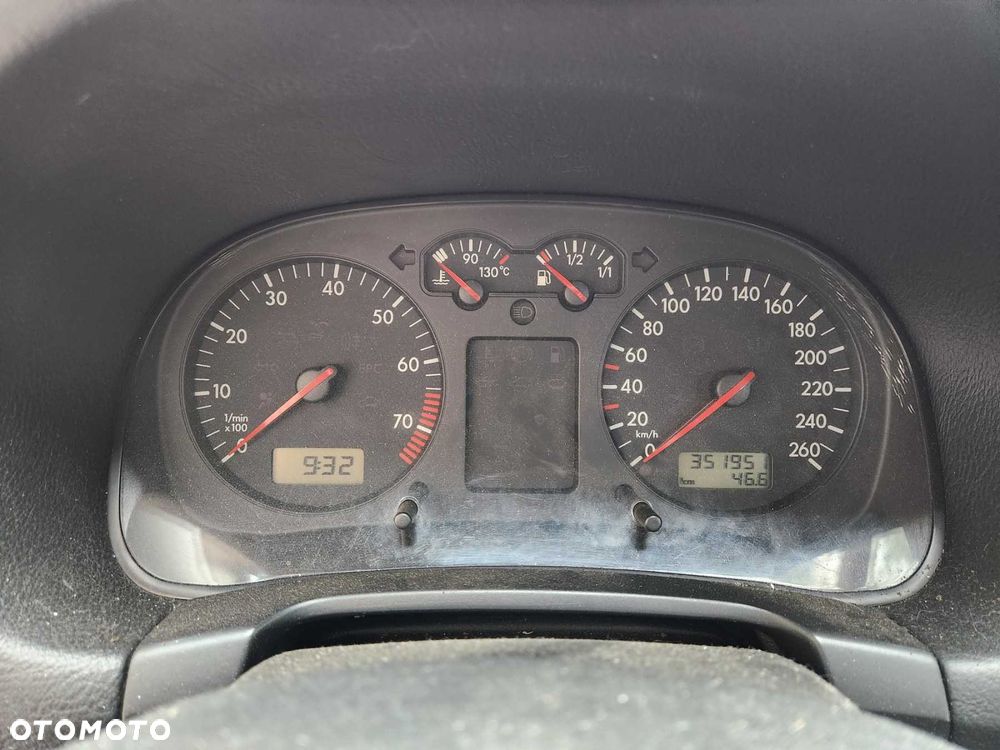 Volkswagen Golf - 10