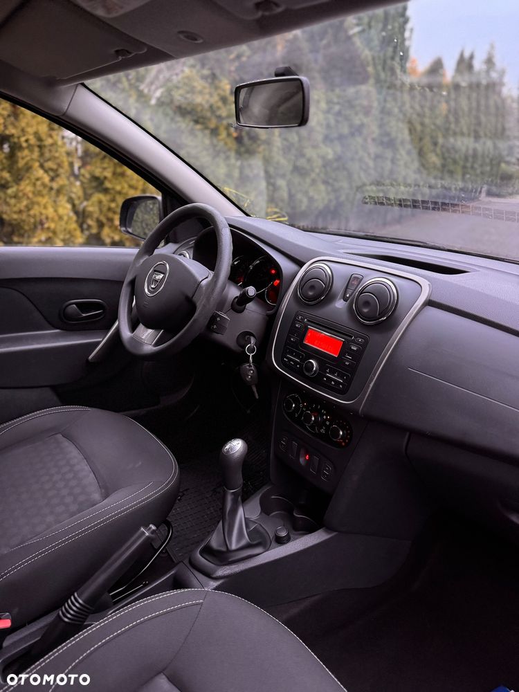 Dacia Logan 1.2 16V 75 Laureate - 9