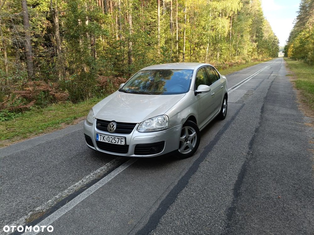 Volkswagen Jetta - 32