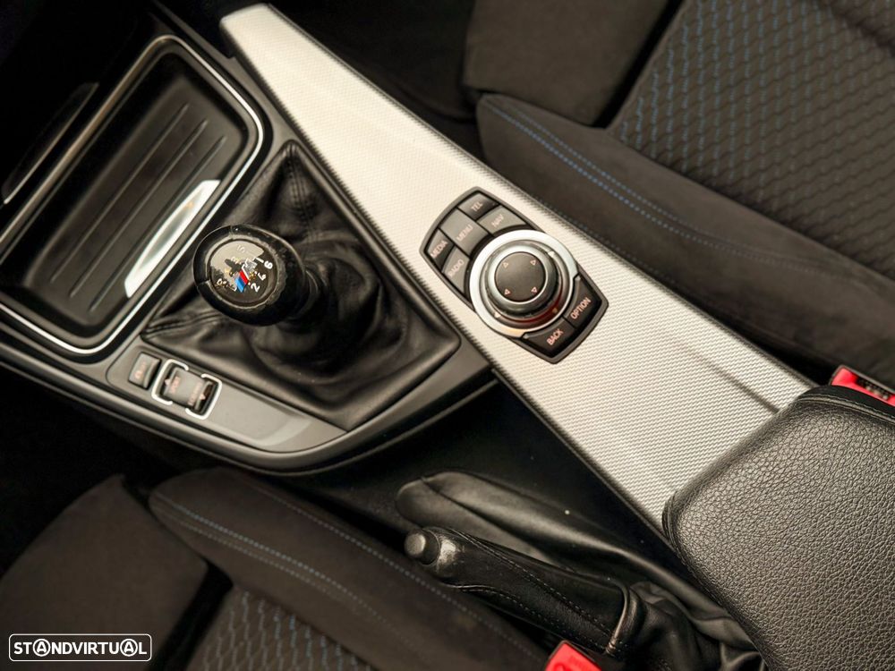 BMW 320 d Pack M - 33