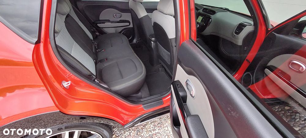 Kia Soul 1.6 CRDI L Business Line - 26