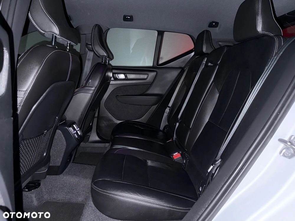 Volvo XC 40 T3 R-Design - 19