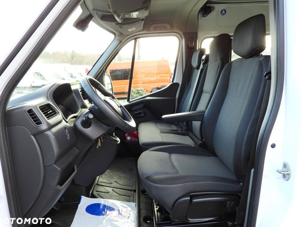 Renault MASTER FURGON BRYGADÓWKA 7 MIEJSC TEMPOMAT NAWIGACJA LEDY KLIMATYZACJA  180KM - 25