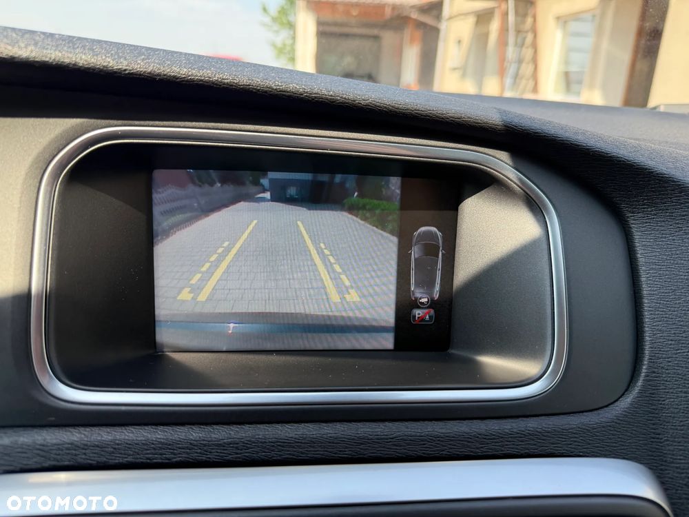 Volvo V40 D3 Momentum - 8