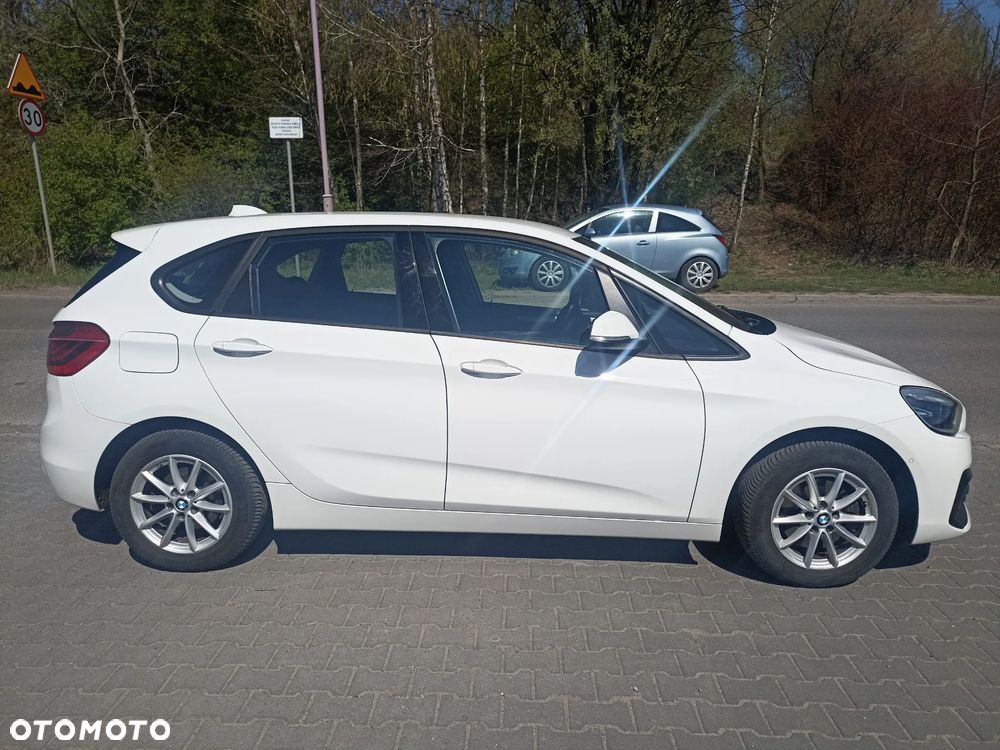 BMW Seria 2 218d - 26