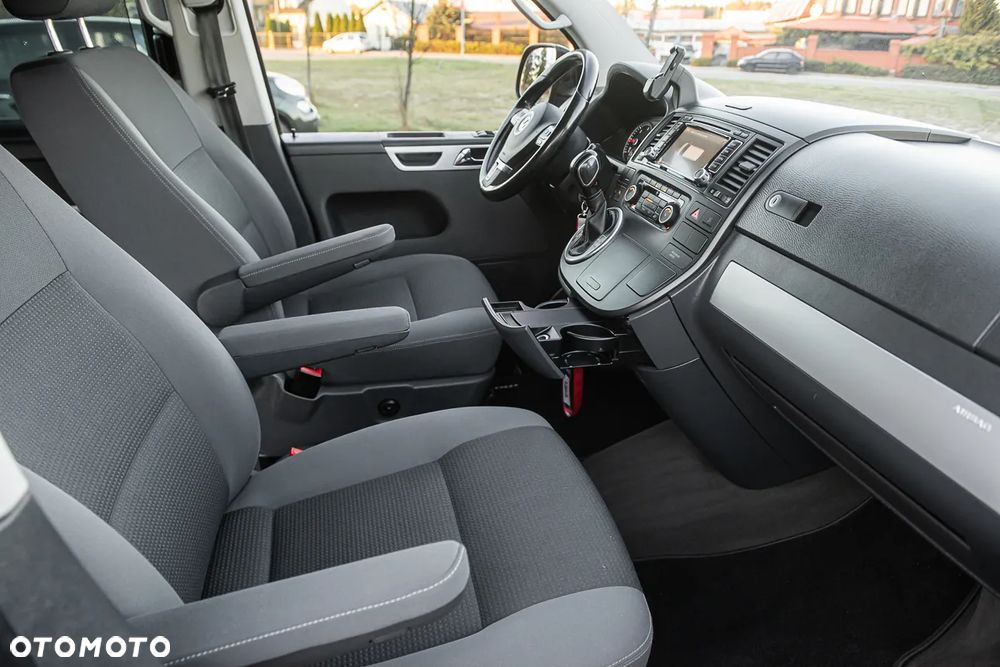 Volkswagen Multivan - 26