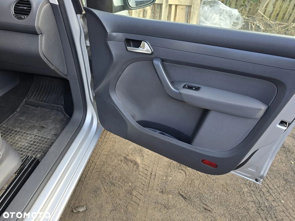 Volkswagen Caddy 1.6 (7-Si.) DSG Edition 30 - 16