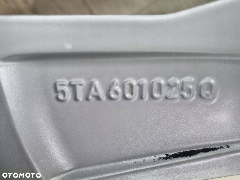 Volkswagen Touran III 2022 Wszystkie Felgi aluminiowe R16 - 13