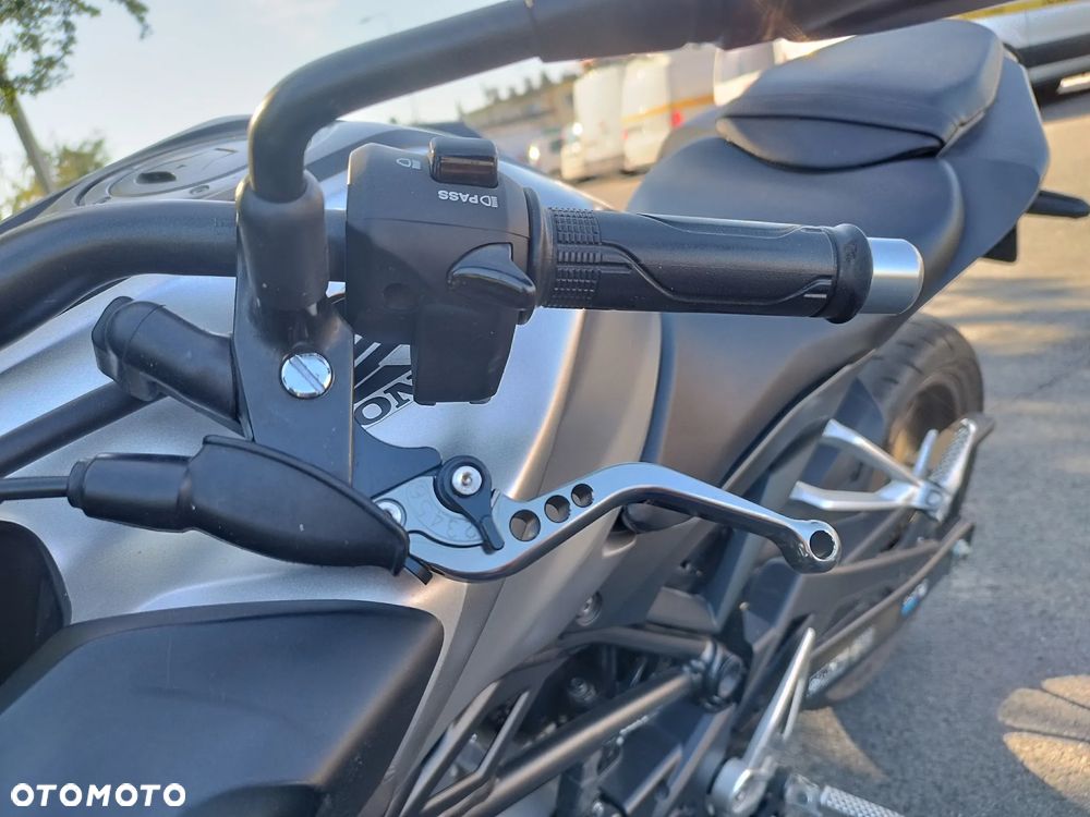 Honda CB - 11