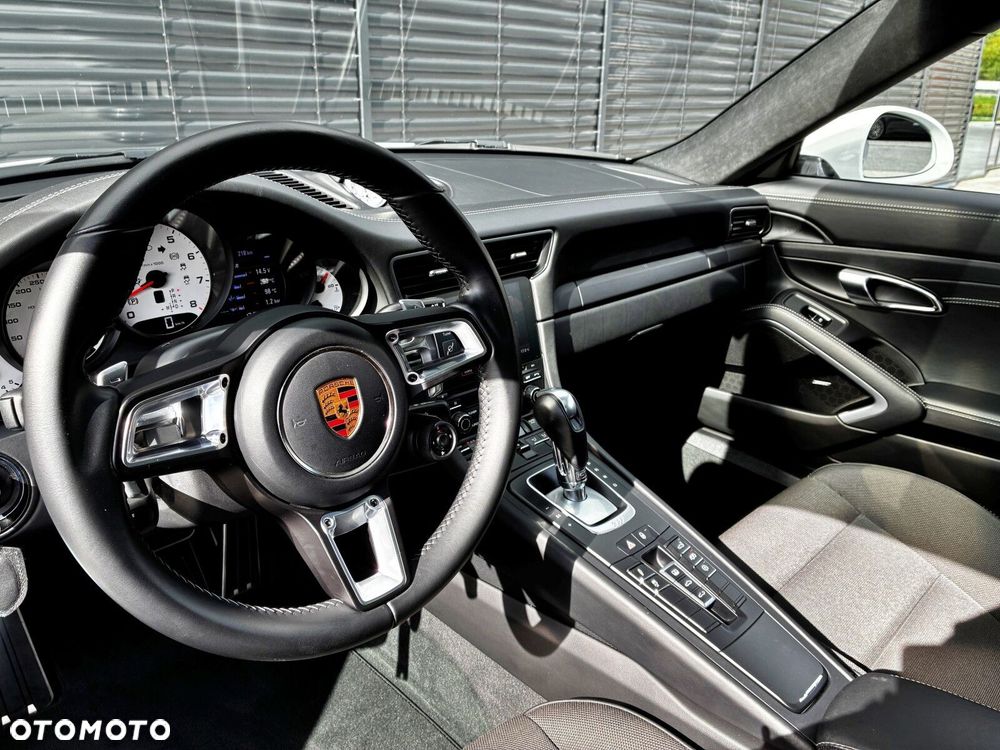 Porsche 911 - 25