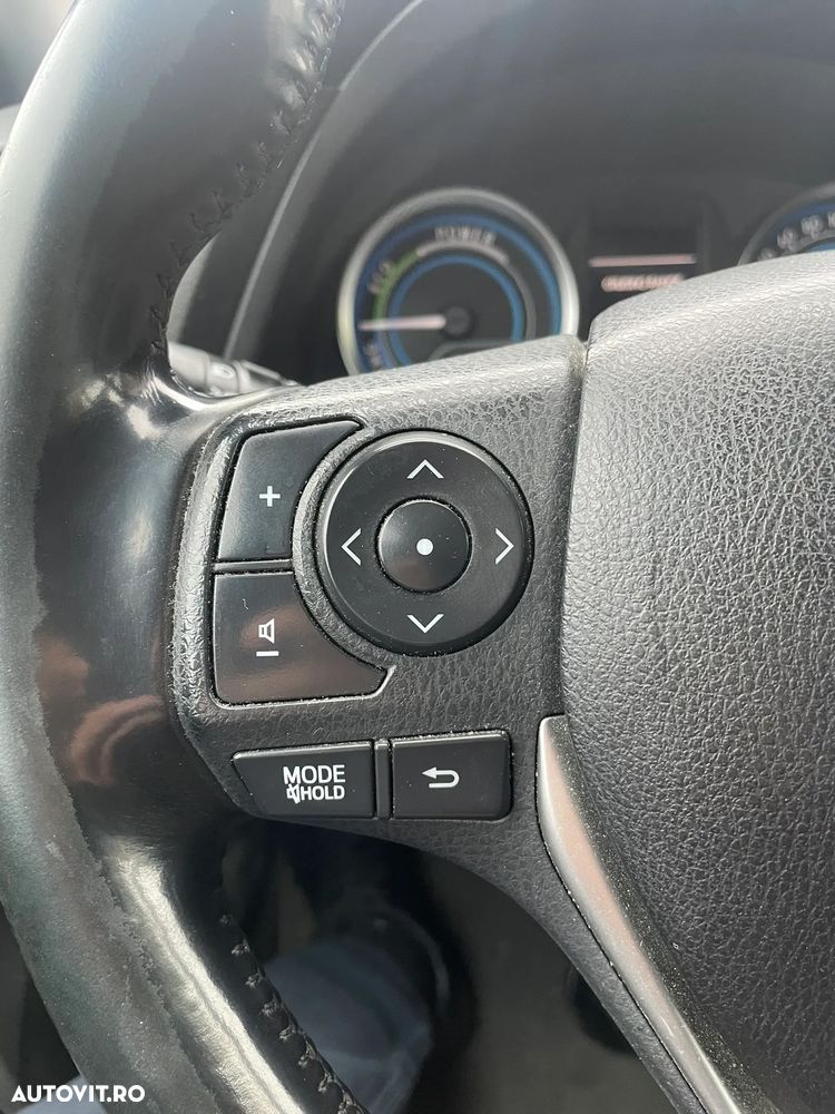Toyota Auris - 10
