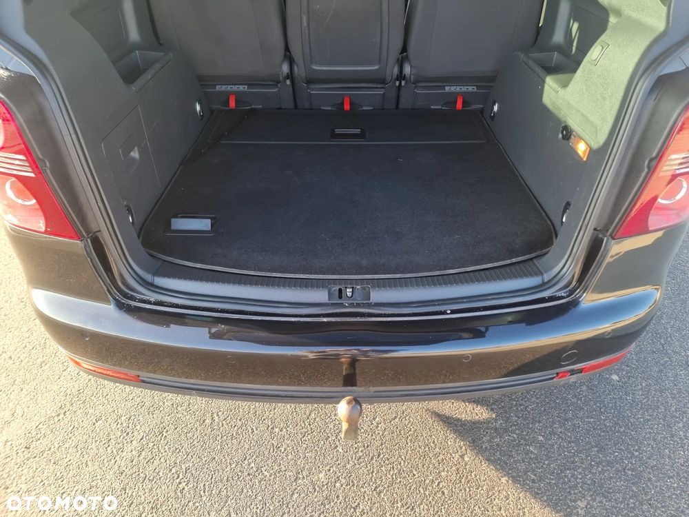 Volkswagen Touran - 9