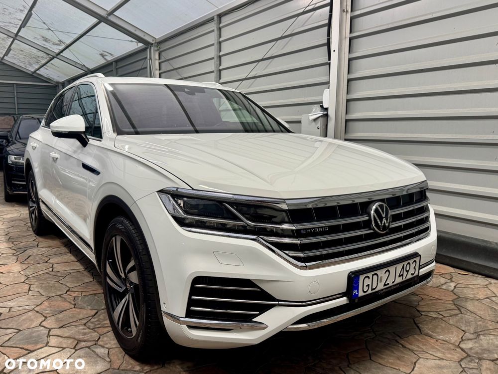 Volkswagen Touareg 3.0 V6 TFSI Plug-In Hybrid 4Mot Elegance - 3
