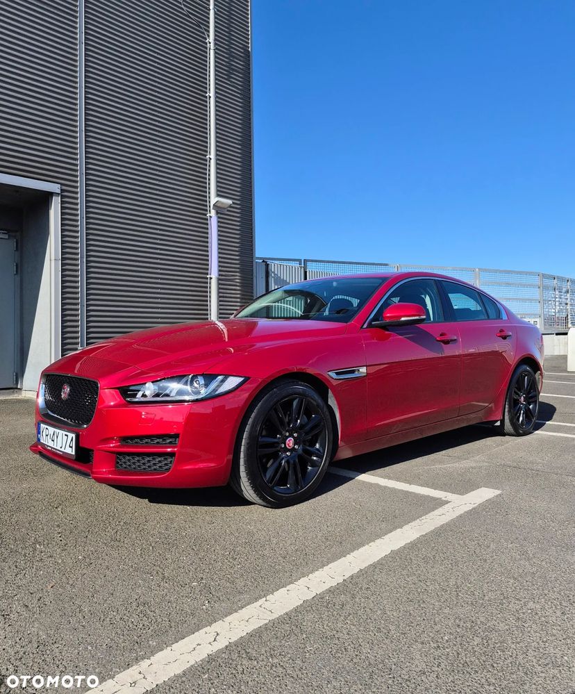 Jaguar XE 2.0 T Pure - 1