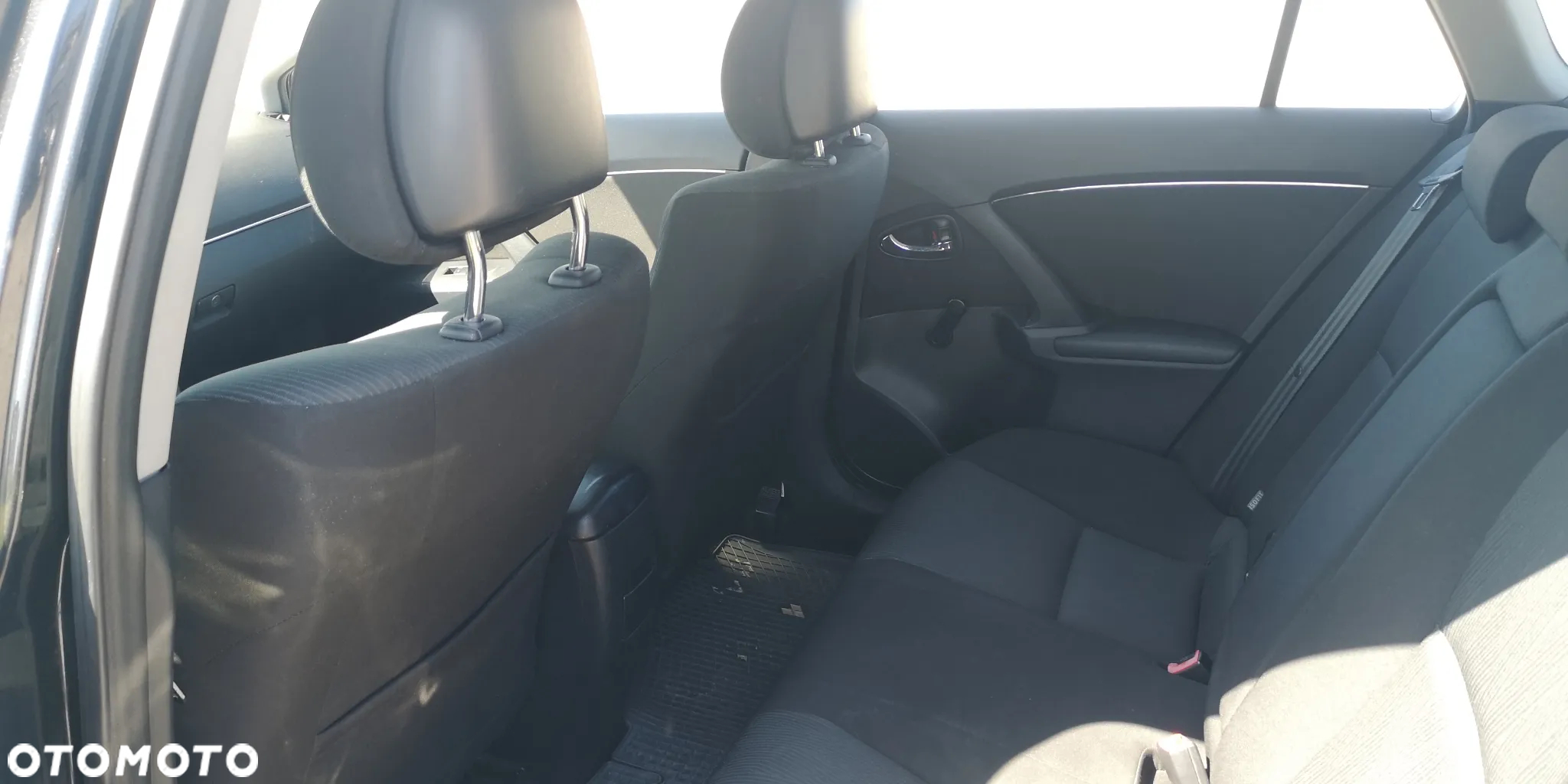 Toyota Avensis 1.8 Luna - 27