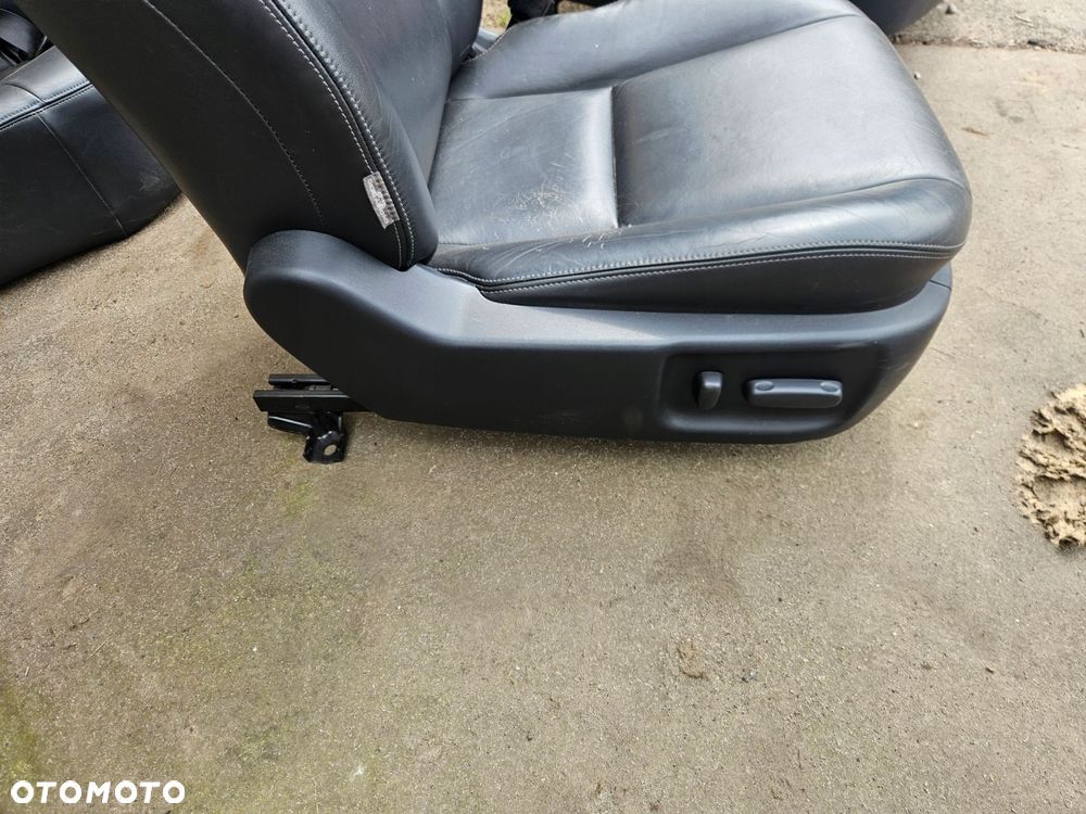 toyota avensis t27 09-14 komplet foteli skórzanych czarne boczki - 4