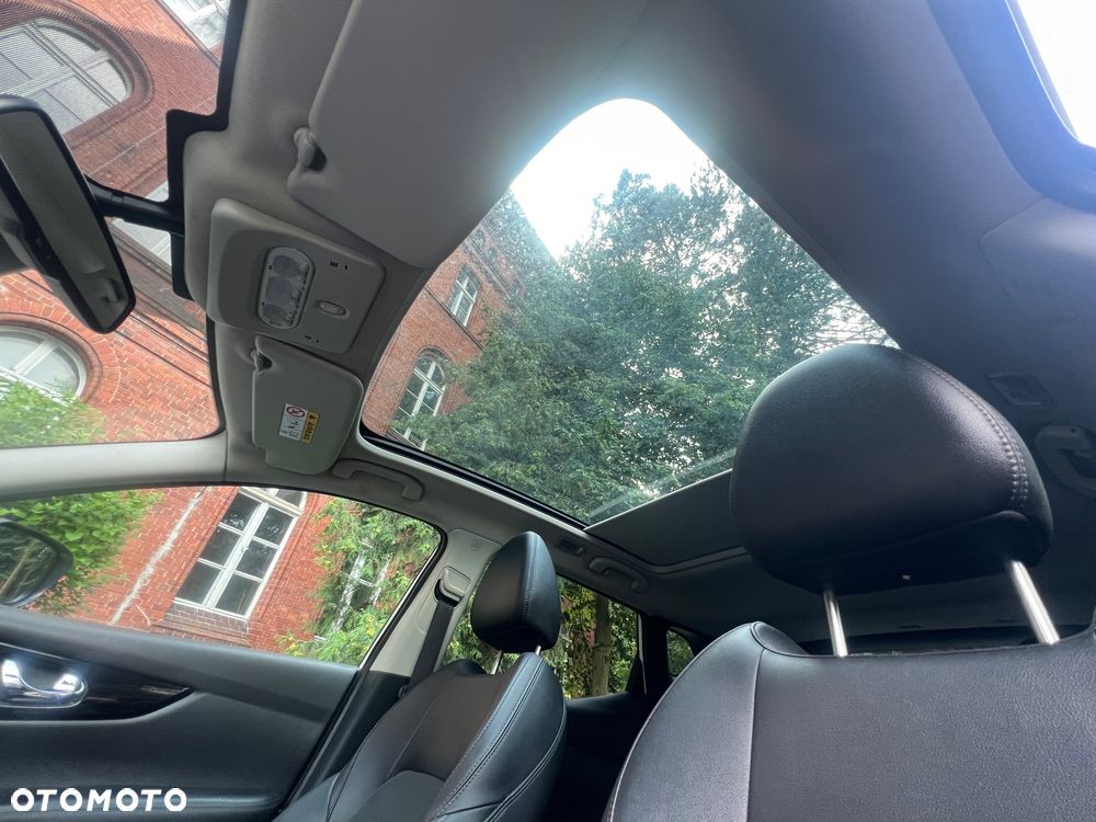 Nissan Qashqai 1.6 DCi Xtronic TEKNA - 9