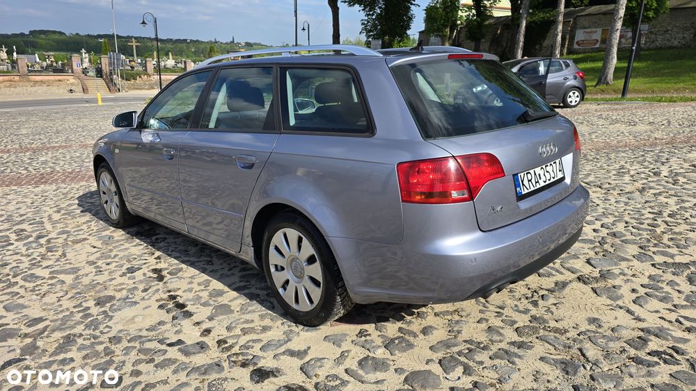 Audi A4 Avant - 4