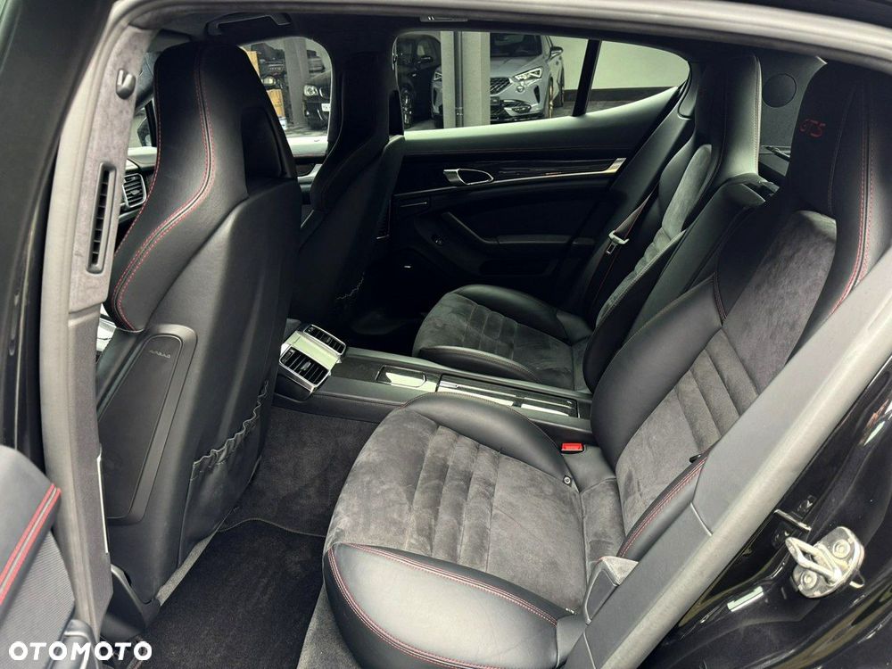 Porsche Panamera - 18