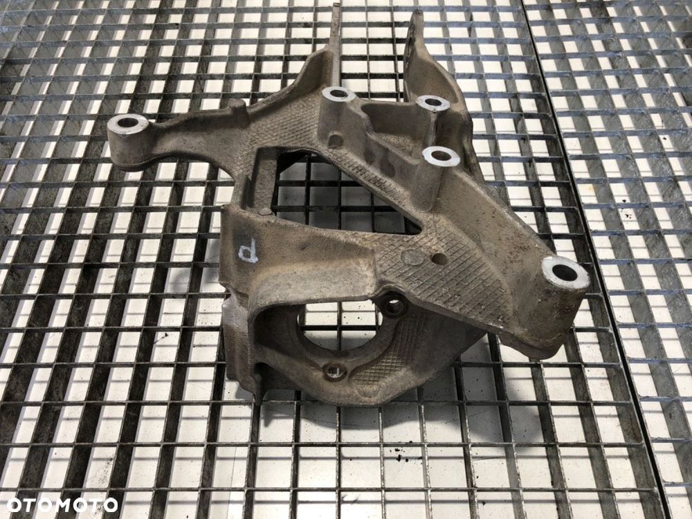 UCHWYT KABINOWY PRAWY  SCANIA 4 - series 1995 - 2008 114 C/330 1409342 - 4