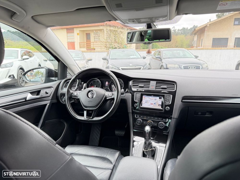 VW Golf 2.0 TDI Highline DSG - 28