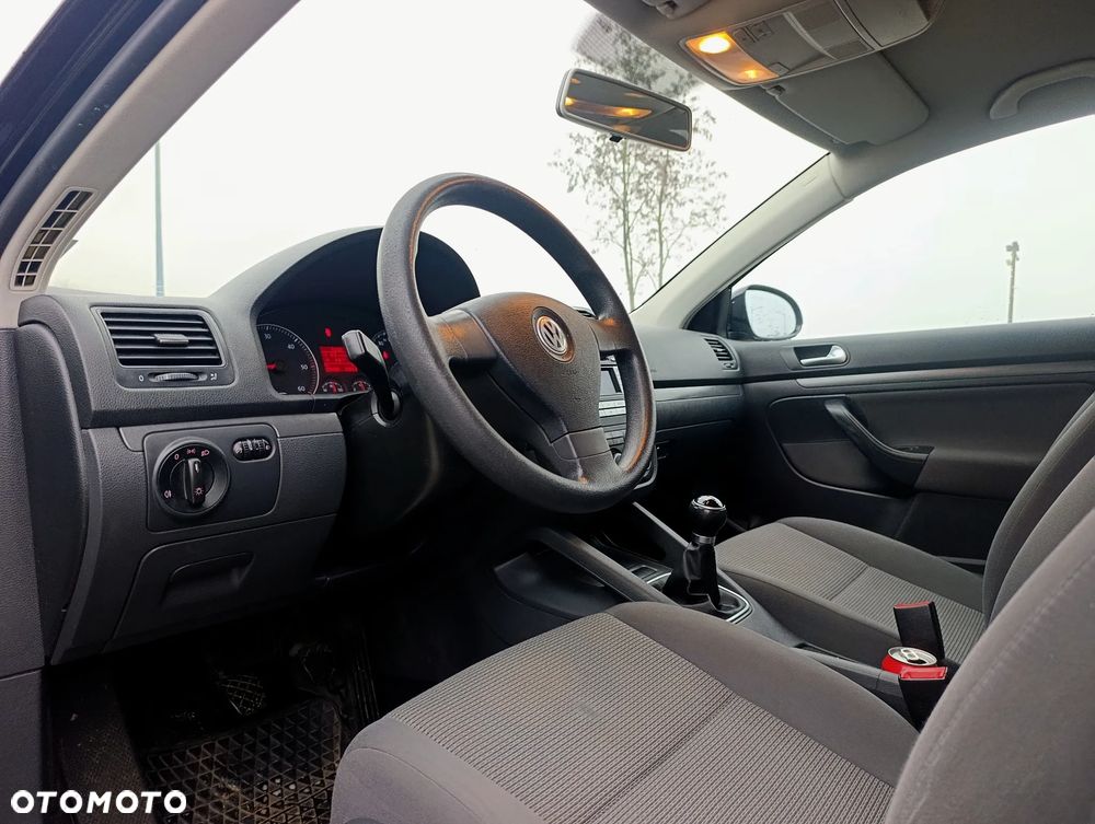 Volkswagen Golf 1.9 TDI DPF Trendline - 10