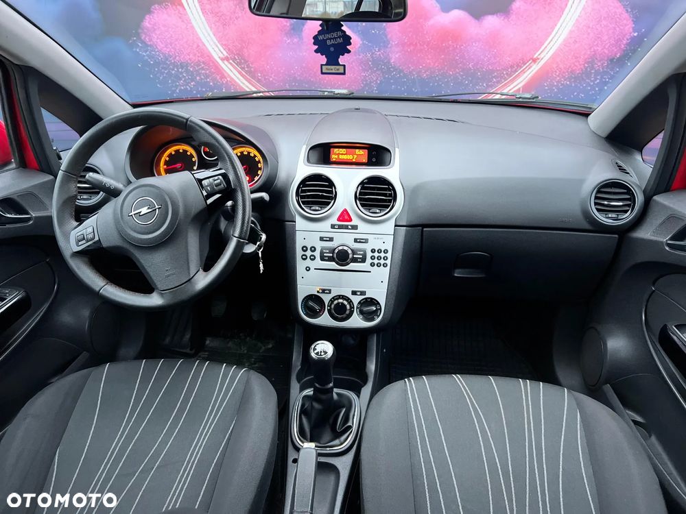 Opel Corsa 1.4 16V Cosmo - 13