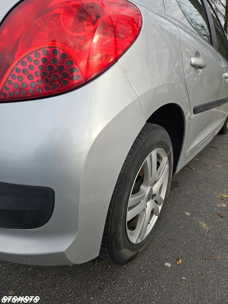 Peugeot 207 1.4 - 9