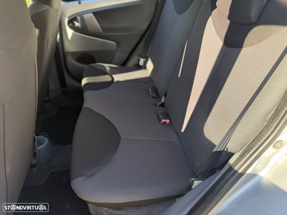 Toyota Aygo 1.0 + AC+VSC - 11