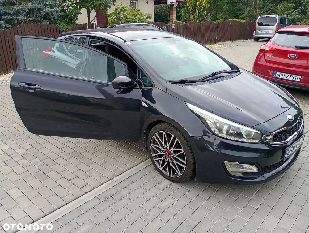 Kia ProCeed - 18