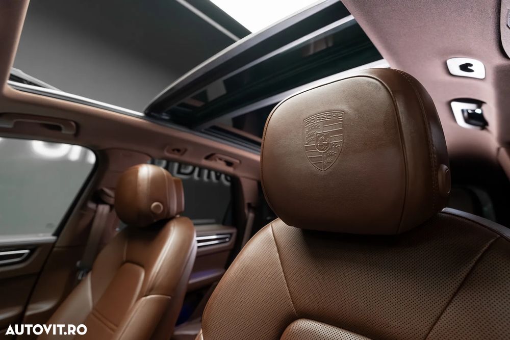 Porsche Cayenne - 26