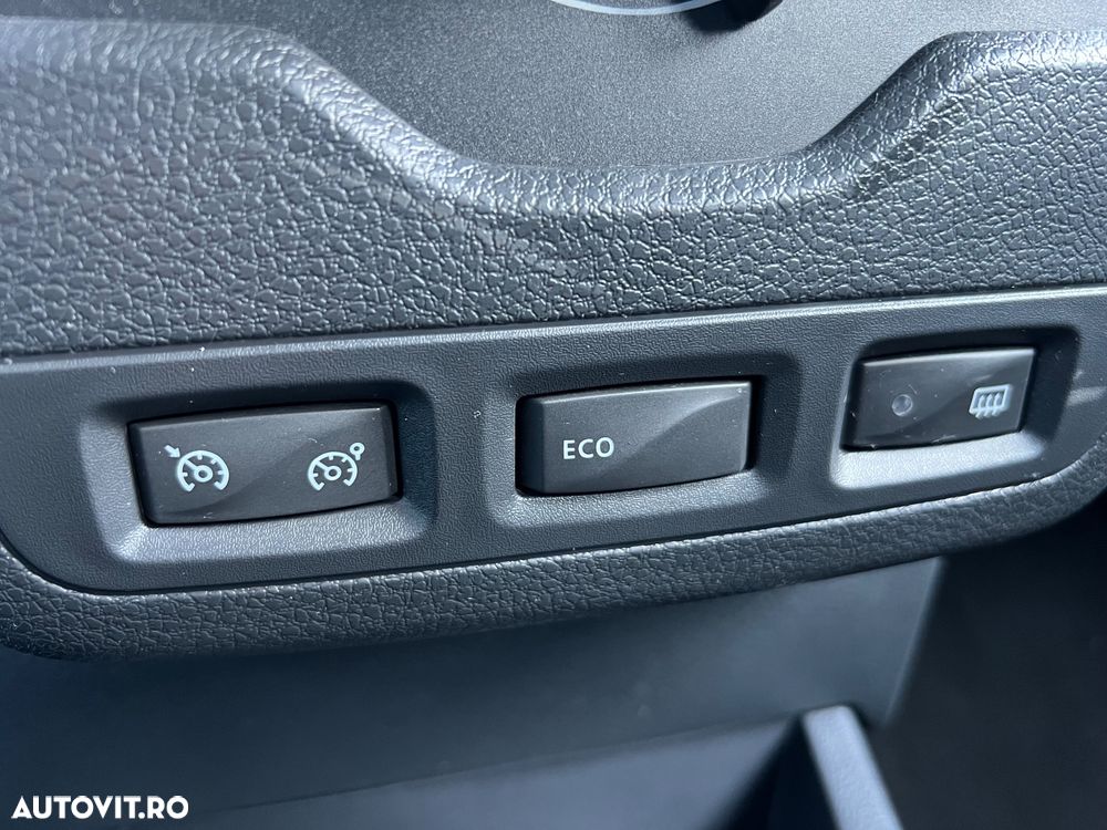 Dacia Lodgy 1.2 TCe 115 CP Stepway - 33