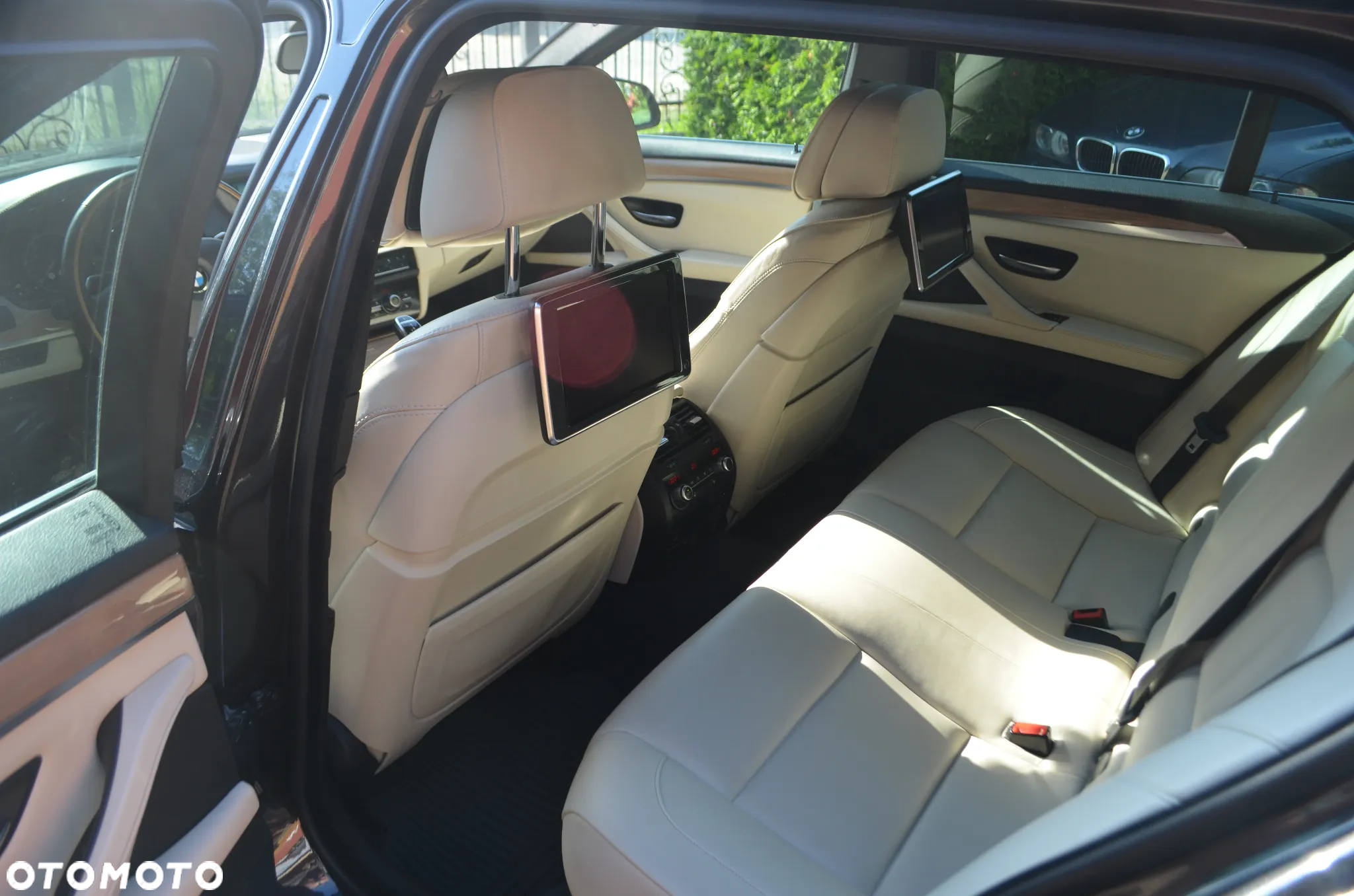 BMW Seria 5 530d xDrive Luxury Line - 23