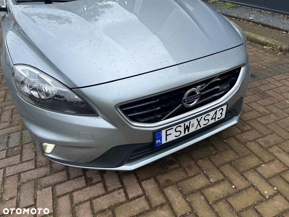 Volvo V40 D2 R-Design - 2