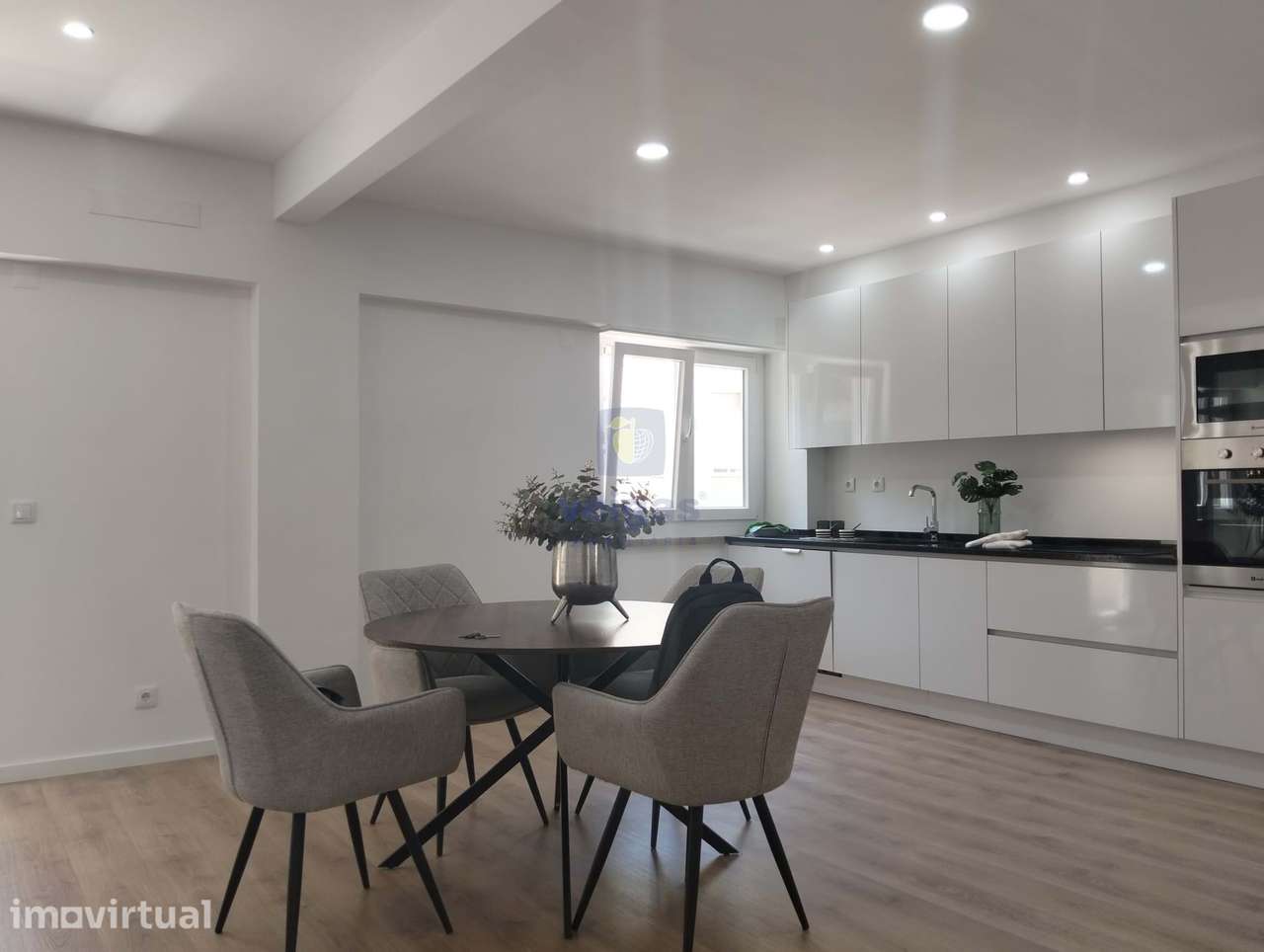 Apartamento luminoso em Benfica - Grande imagem: 3/36