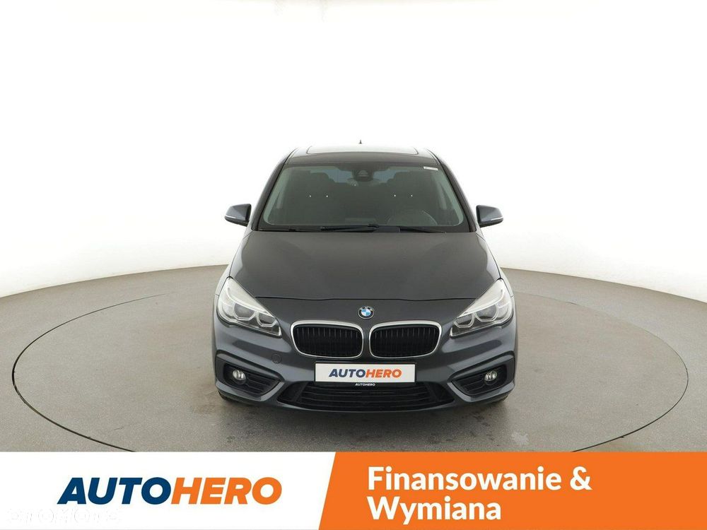 BMW Seria 2 218d - 11