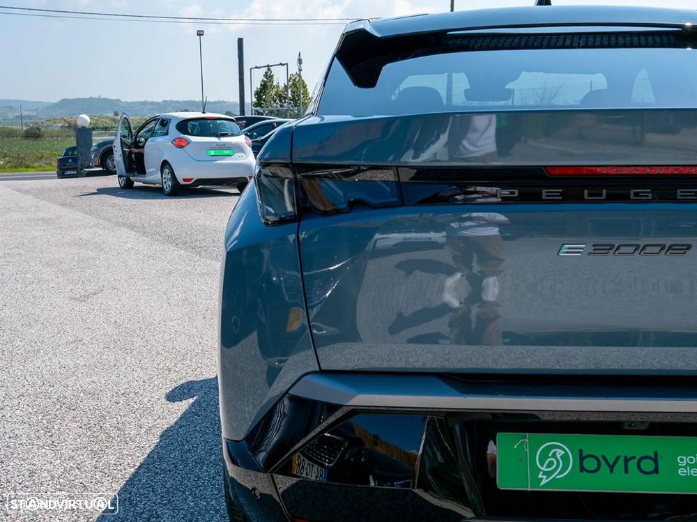 Peugeot E-3008 73 kWh GT - 12